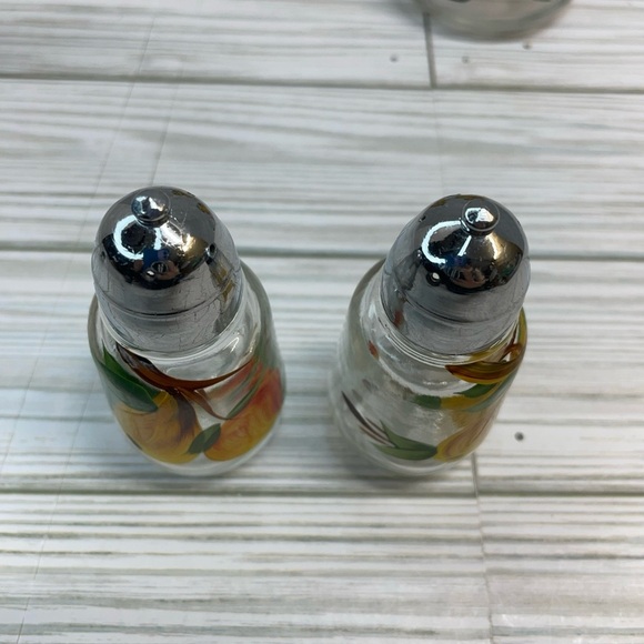 Hazel Atlas Oil & Vinegar Cruet & Sat & Pepper Shaker Set 1960’s - Picture 4 of 13